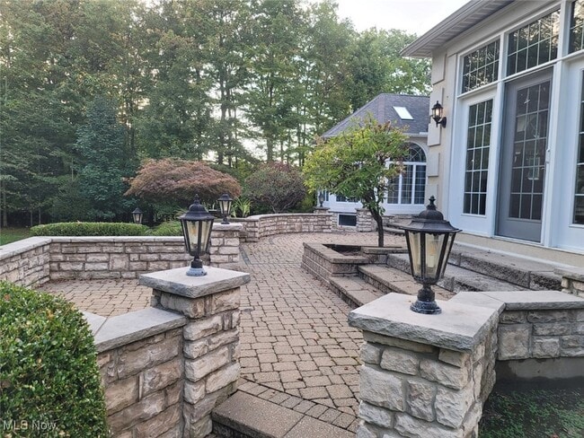 property at 4466 Forest Brooke Ct N