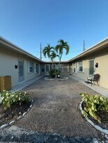 1017 SE 3rd St in Deerfield Beach, FL - Building Photo