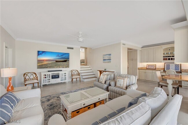 property at 2258 Gulf Shore Blvd N