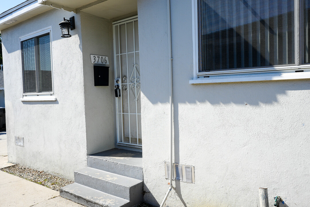 3706 W 105th St in Inglewood, CA - Building Photo