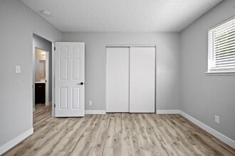 1074 Cedar Way in Fruita, CO - Building Photo - Building Photo