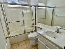 509 Breakwater Dr in Redwood City, CA - Building Photo