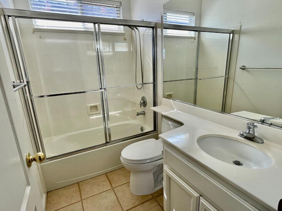 509 Breakwater Dr in Redwood City, CA - Building Photo