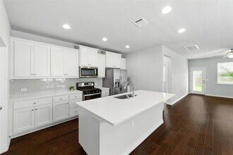 11921 Cimaizon Dr in Austin, TX - Building Photo - Building Photo