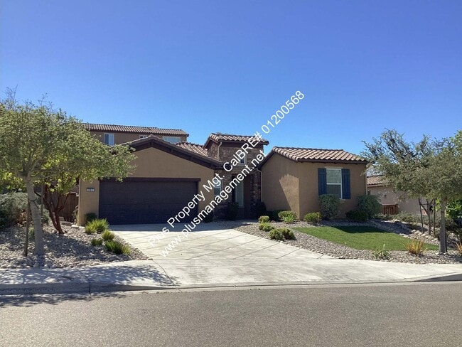 property at 932 Calle De La Rosa