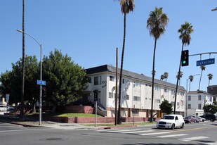 100 N Catalina St in Los Angeles, CA - Building Photo