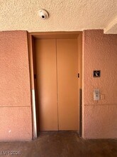 260 E Flamingo Rd, Unit 334 in Las Vegas, NV - Building Photo - Building Photo