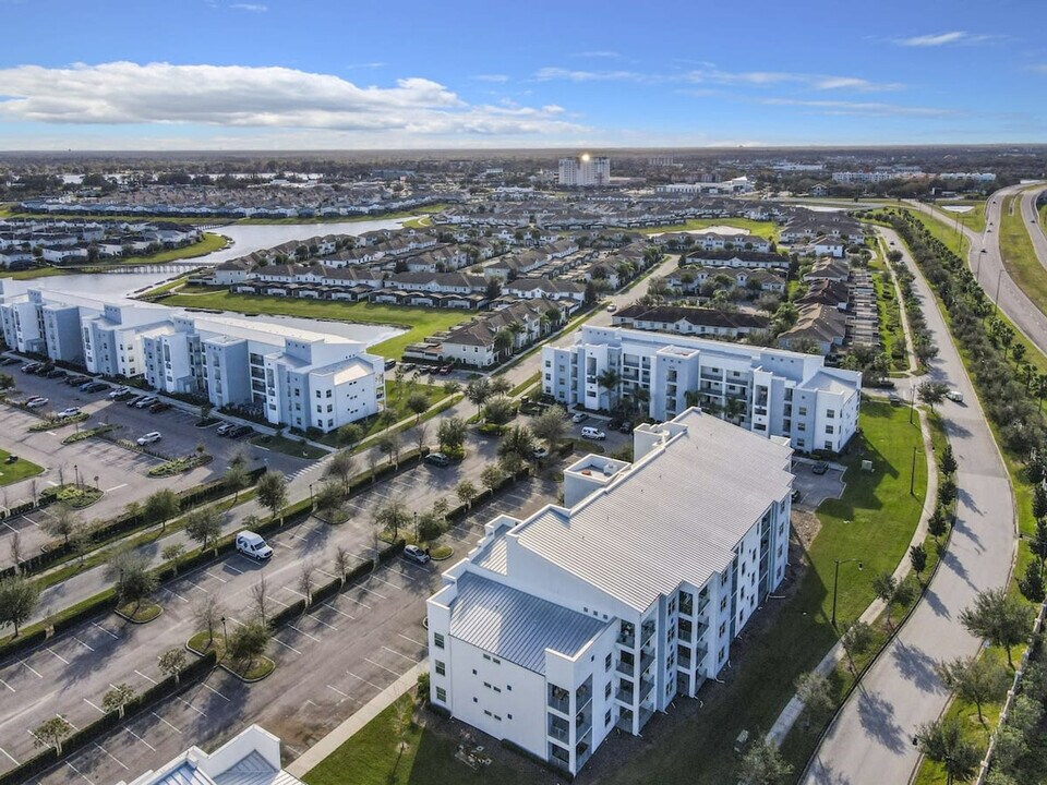4784 Clock Tower Dr in Kissimmee, FL - Building Photo