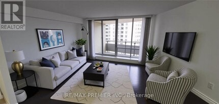 380 Dixon Rd in Toronto, ON - Building Photo - Building Photo