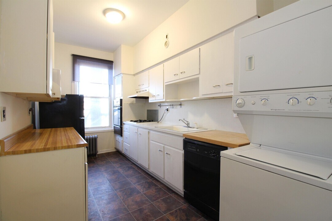 704 Washington St in Hoboken, NJ - Building Photo