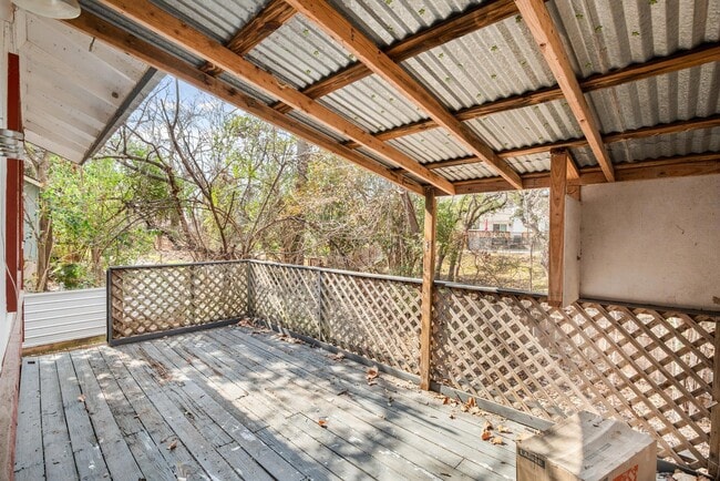property at 5402 Brompton Cir