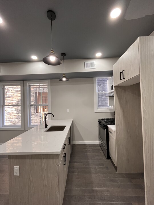 125 Neptune Ave, Unit 3R in Jersey City, NJ - Building Photo