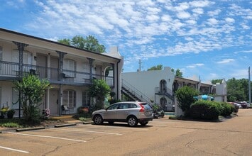 Quarter Inn Apartments in Jackson, MS - Building Photo - Building Photo