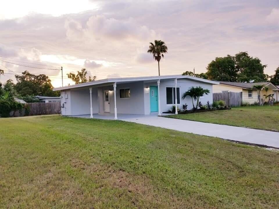5103 Grand Blvd in New Port Richey, FL - Building Photo