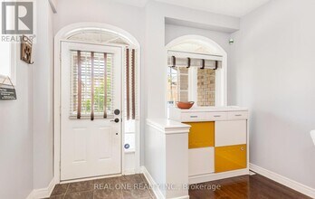 3860 Bloomington Crescent in Mississauga, ON - Building Photo - Building Photo