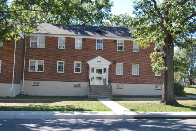 6209 Edgewood Rd in Edgewood, MD - Foto de edificio