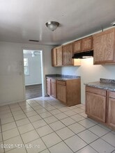 9156 4th Ave in Jacksonville, FL - Foto de edificio - Building Photo