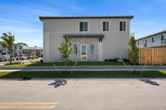 715 SE 15th St in Homestead, FL - Building Photo - Building Photo