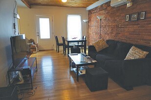 162 Broadway, Unit 3 in Somerville, MA - Building Photo