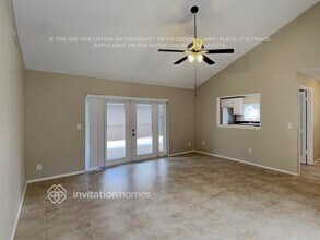 11830 Hickorynut Dr in Tampa, FL - Foto de edificio - Building Photo