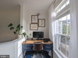 2922 Huntington Grove Square in Alexandria, VA - Building Photo