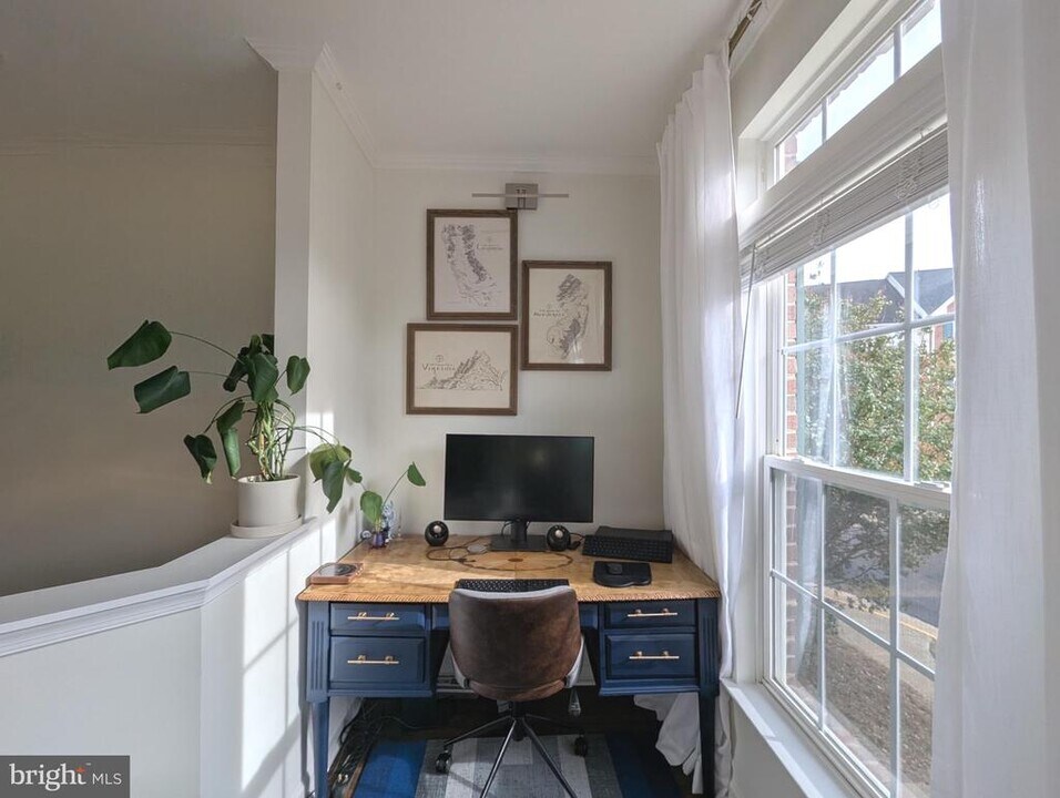 2922 Huntington Grove Square in Alexandria, VA - Building Photo