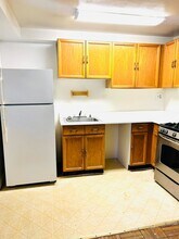 1577 N Colonial Terrace in Arlington, VA - Building Photo - Building Photo