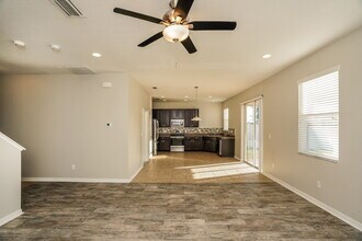 908 Fern Leaf Dr in Ruskin, FL - Building Photo - Building Photo