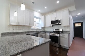 3120 W Eastwood Ave, Unit 2 in Chicago, IL - Foto de edificio - Building Photo