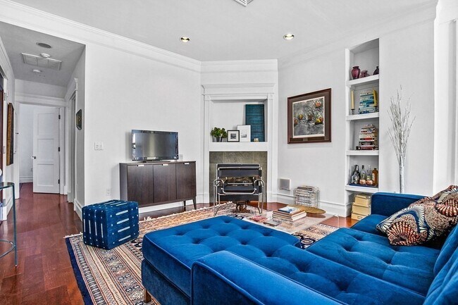 692 Tremont St in Boston, MA - Building Photo - Building Photo
