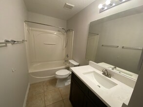 1353 Karok St in Orlando, FL - Foto de edificio - Building Photo