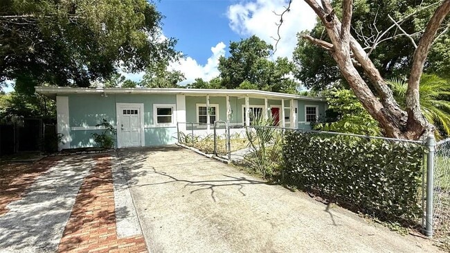 property at 1916 N Hastings St