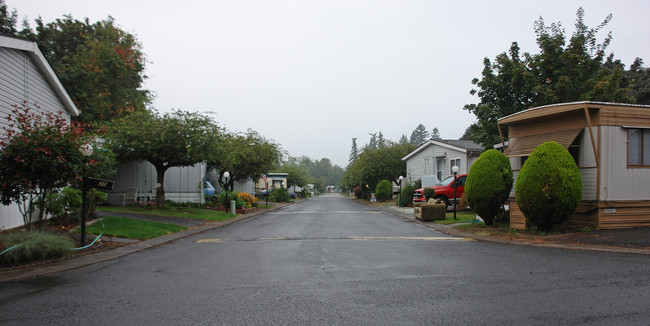 Hidden Mobile Village Estates in Beaverton, OR - Building Photo - Building Photo