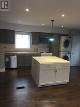 17 Hubert Ave in Toronto, ON - Building Photo - Building Photo