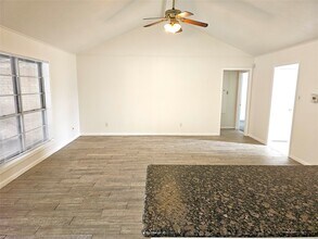 11427 Kirkmeadow Dr in Houston, TX - Building Photo - Building Photo