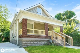 3235 Del Park Terrace in Louisville, KY - Building Photo - Building Photo