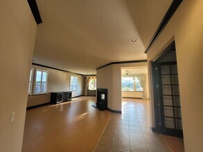 610 Hawkcrest Cir in Sacramento, CA - Building Photo - Building Photo