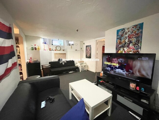 27 Saint Stephen St, Unit 1F, Unit 1F