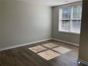 14720 Village Square Pl in Midlothian, VA - Building Photo - Building Photo