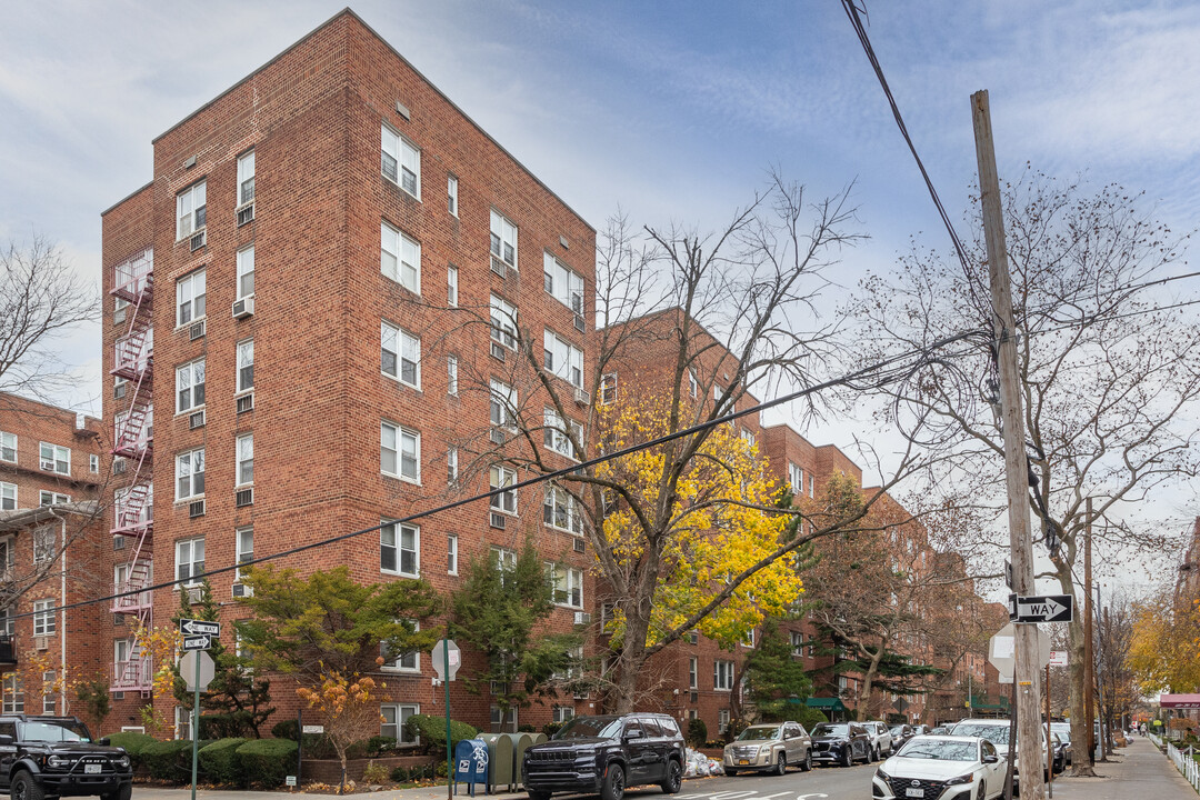 The Fairfax in Flushing, NY - Building Photo