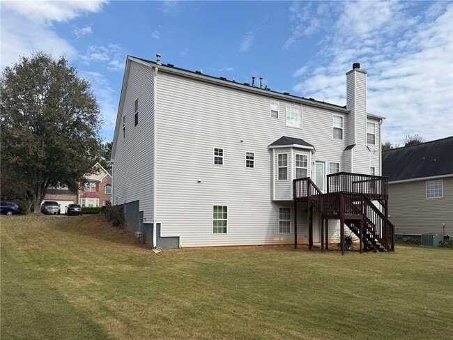 property at 3998 Oak Crossing Dr NE