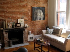 1833 Bolton St, Unit 2 in Baltimore, MD - Foto de edificio - Building Photo