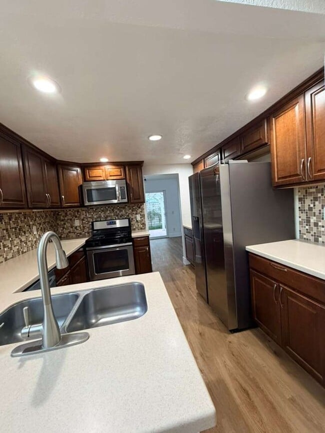 23117 Kimmore Terrace in Santa Clarita, CA - Building Photo - Building Photo