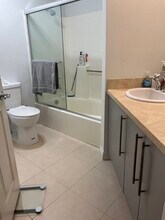 620 S Gramercy Pl, Unit 224 in Los Angeles, CA - Foto de edificio - Building Photo