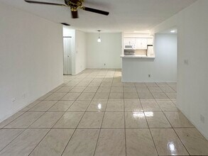 2866 S University Dr, Unit #5107 in Davie, FL - Foto de edificio - Building Photo