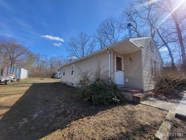 77 Maxim Rd in Howell, NJ - Building Photo - Building Photo