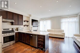 25 Collier Crescent in Markham, ON - Building Photo - Building Photo