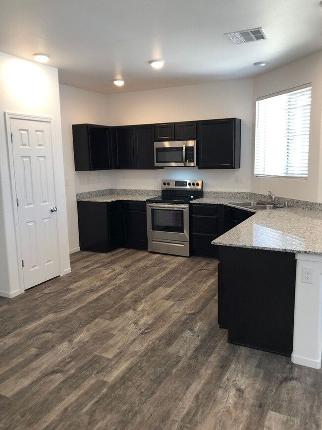 9740 Silver Dollar Ln in Reno, NV - Building Photo - Building Photo