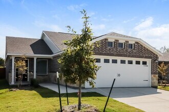 126 Arbor Hls Rd in Balch Springs, TX - Building Photo - Building Photo