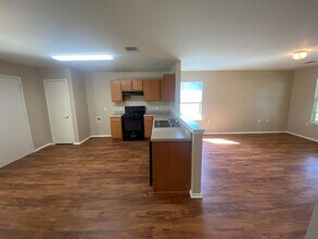 11901 Briarcreek Loop in Manor, TX - Building Photo - Building Photo